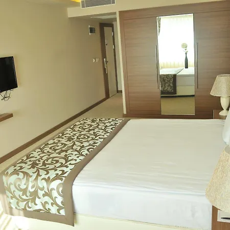 Hotel Esila 4*